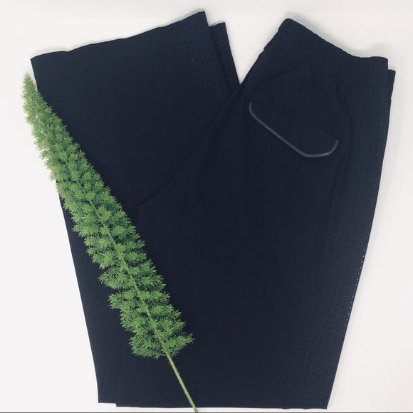 Lululemon Athletica Black Hi-Rise Active Pants - Picture 2 of 7